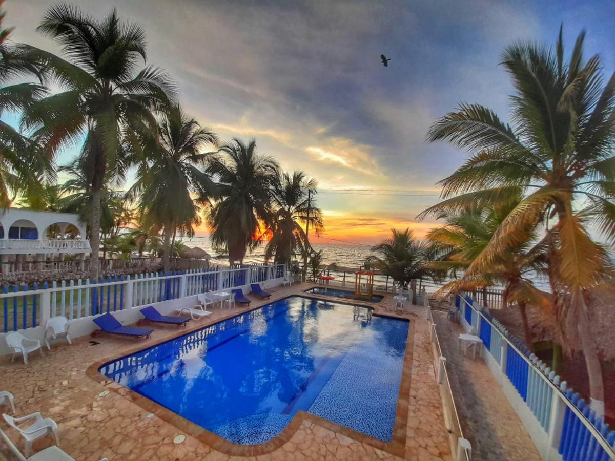 Hotel Playarena Coveñas Buitenkant foto