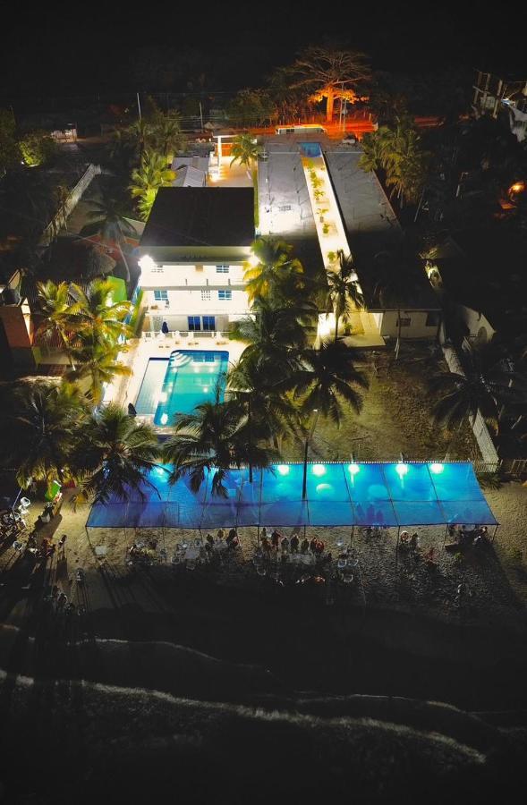 Hotel Playarena Coveñas Buitenkant foto